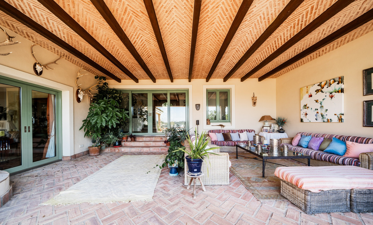 Se vende Villa - Chalet de 9 dormitorios en Costa Del Sol, Cadiz, España