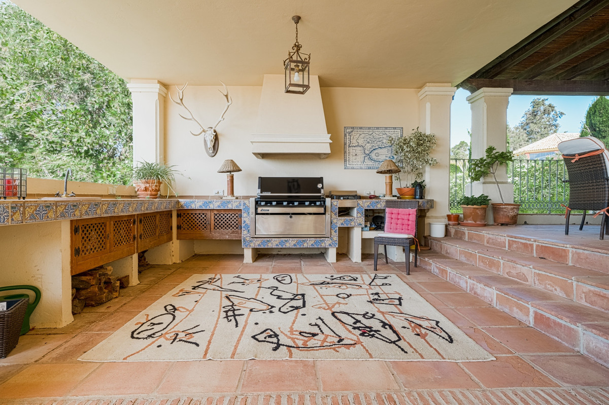 Se vende Villa - Chalet de 9 dormitorios en Costa Del Sol, Cadiz, España