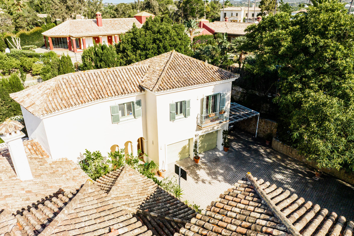 Se vende Villa - Chalet de 9 dormitorios en Costa Del Sol, Cadiz, España