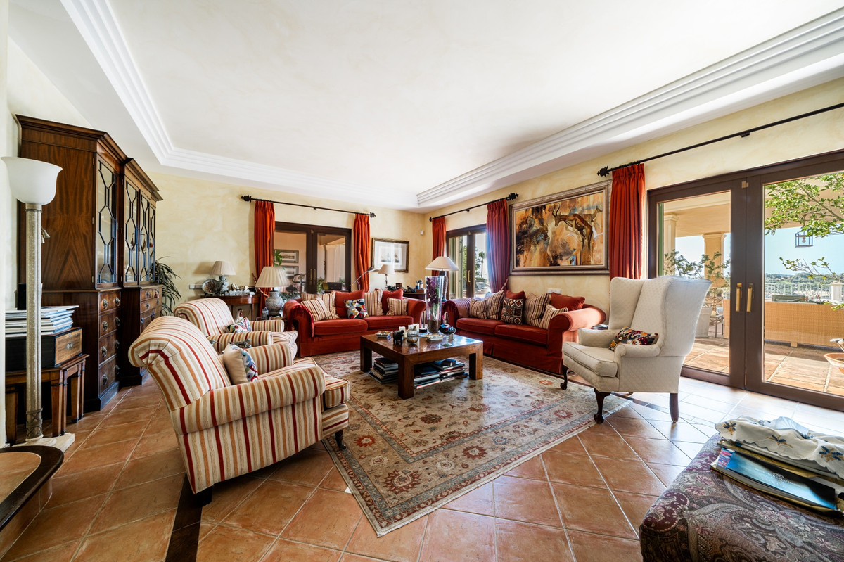 Se vende Villa - Chalet de 9 dormitorios en Costa Del Sol, Cadiz, España