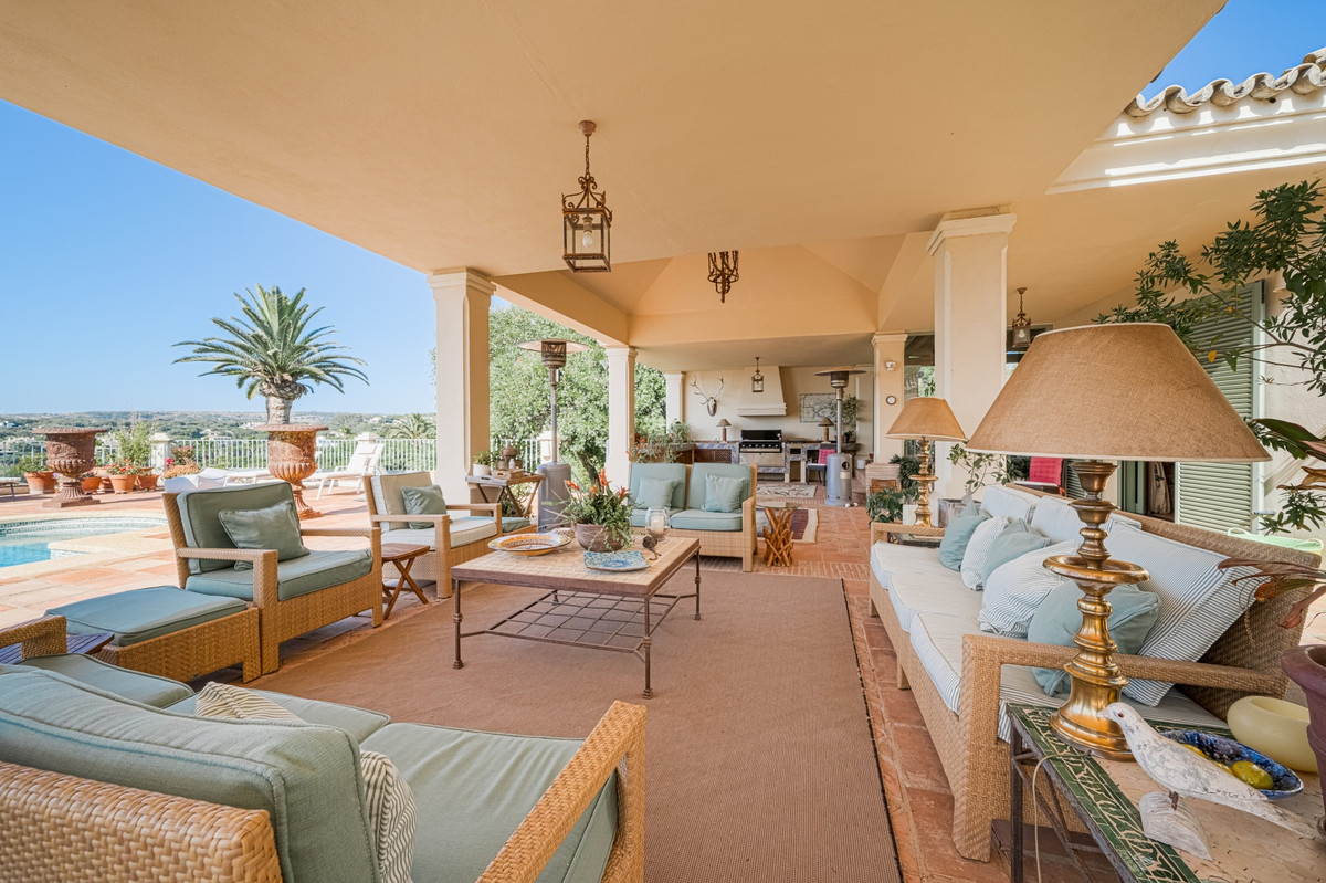 Se vende Villa - Chalet de 9 dormitorios en Costa Del Sol, Cadiz, España
