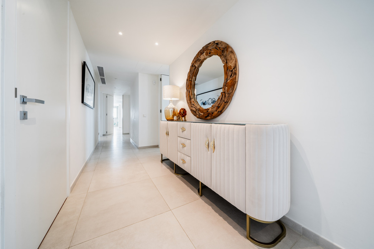 7 Bed Apartment for sale in Aloha Costa Del Sol, Málaga, Spain