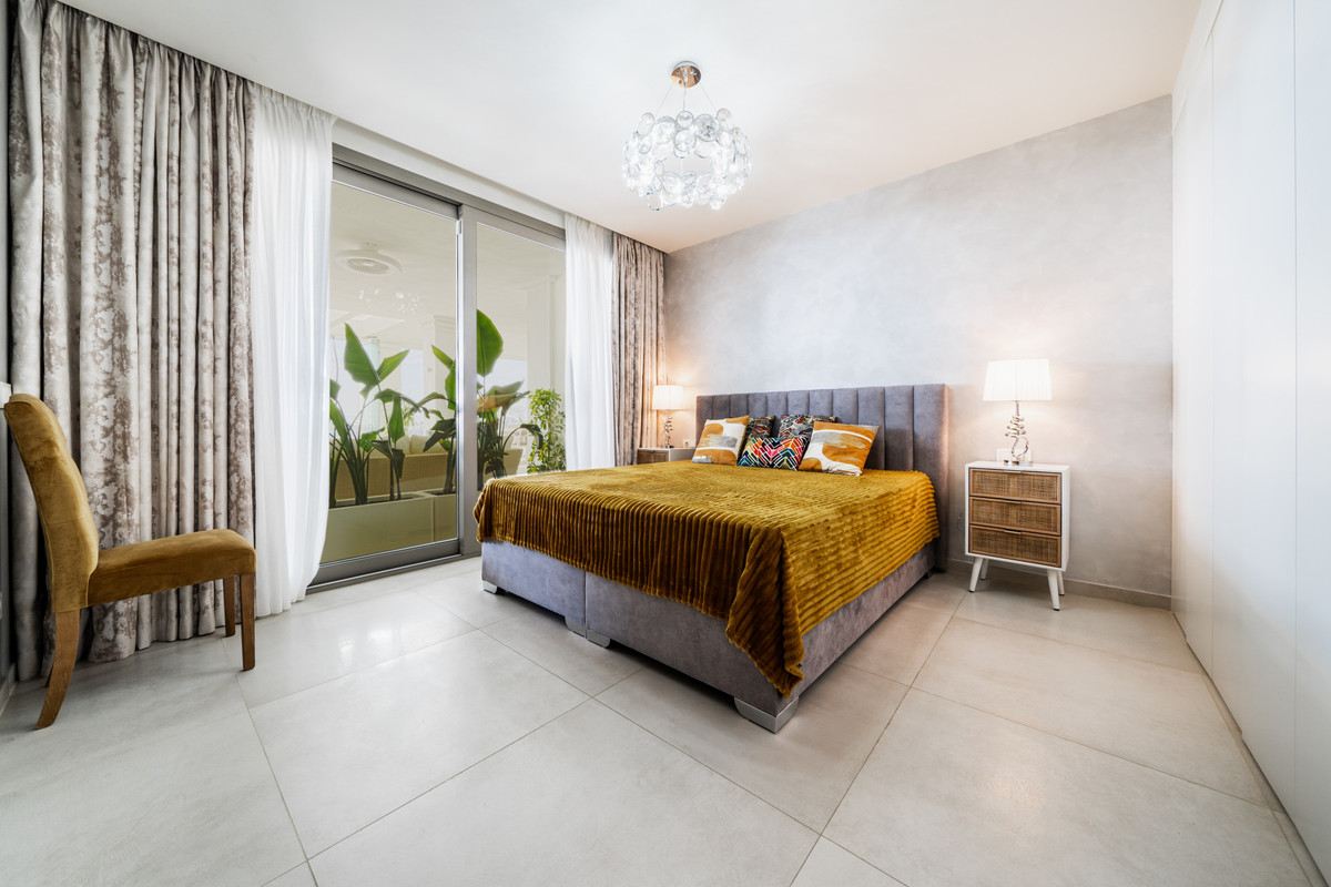 7 Bed Apartment for sale in Aloha Costa Del Sol, Málaga, Spain
