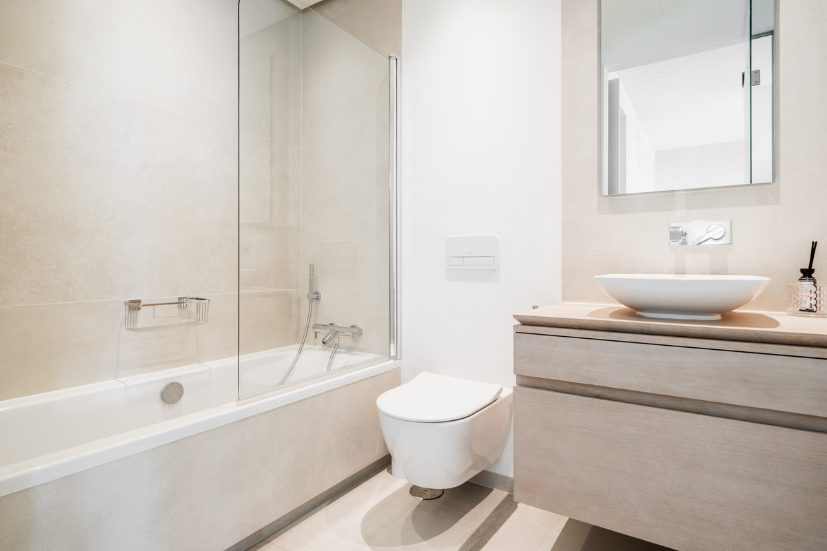 7 Bed Apartment for sale in Aloha Costa Del Sol, Málaga, Spain