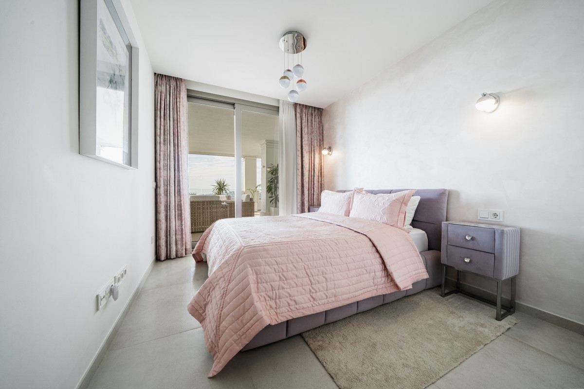 7 Bed Apartment for sale in Aloha Costa Del Sol, Málaga, Spain