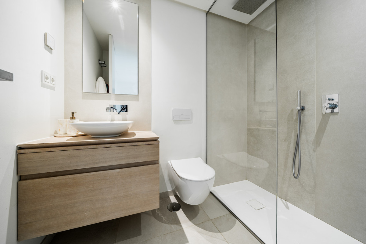 7 Bed Apartment for sale in Aloha Costa Del Sol, Málaga, Spain
