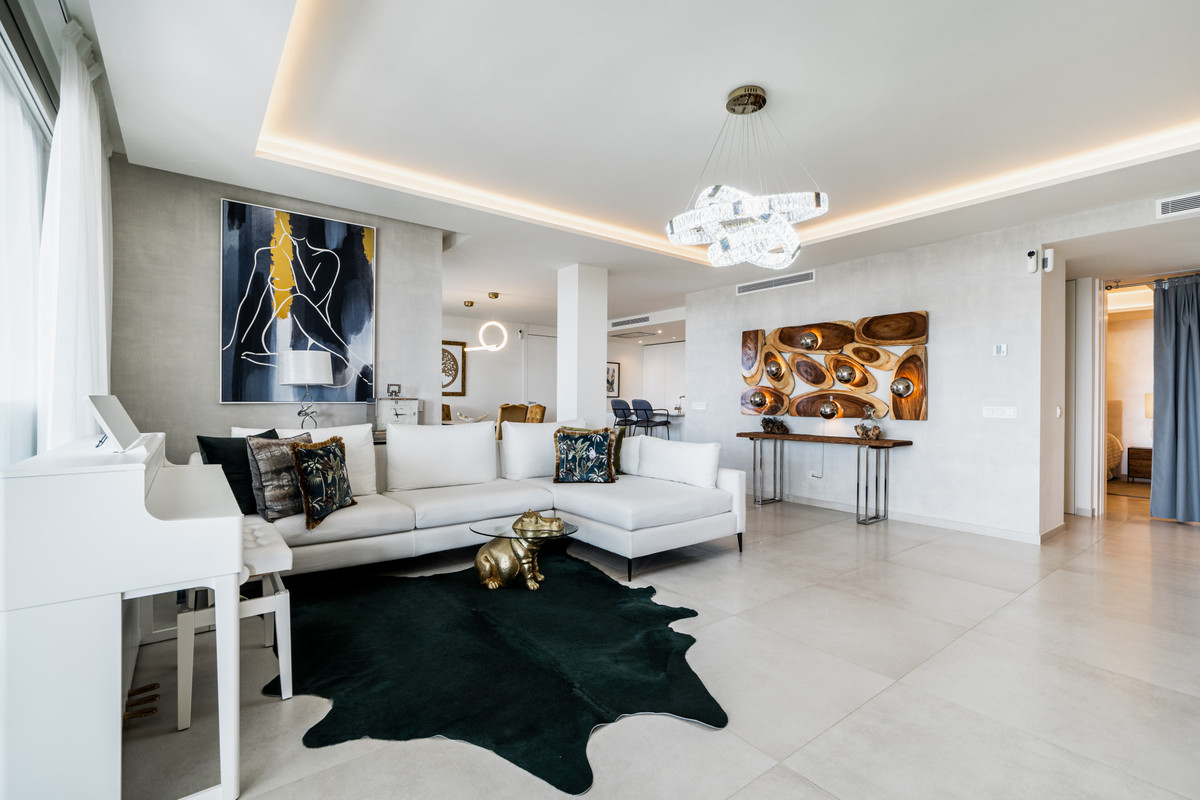 7 Bed Apartment for sale in Aloha Costa Del Sol, Málaga, Spain