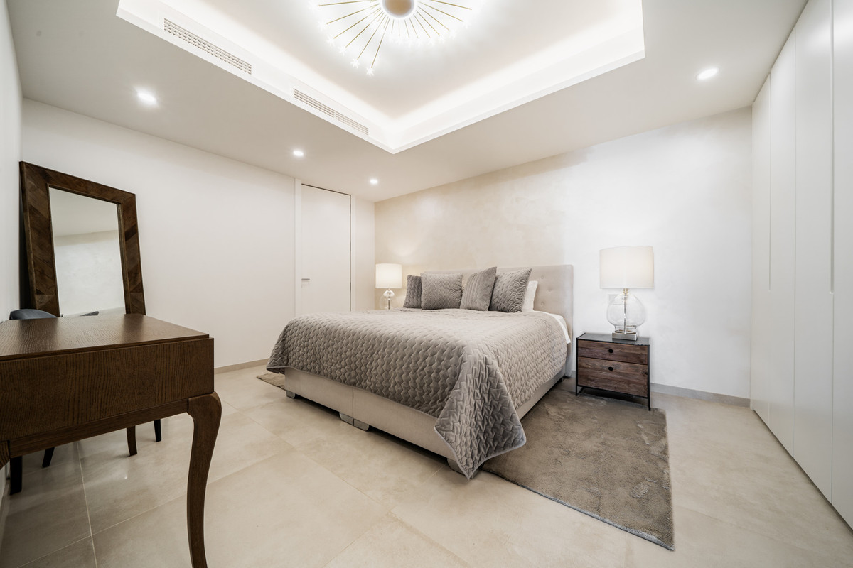 7 Bed Apartment for sale in Aloha Costa Del Sol, Málaga, Spain