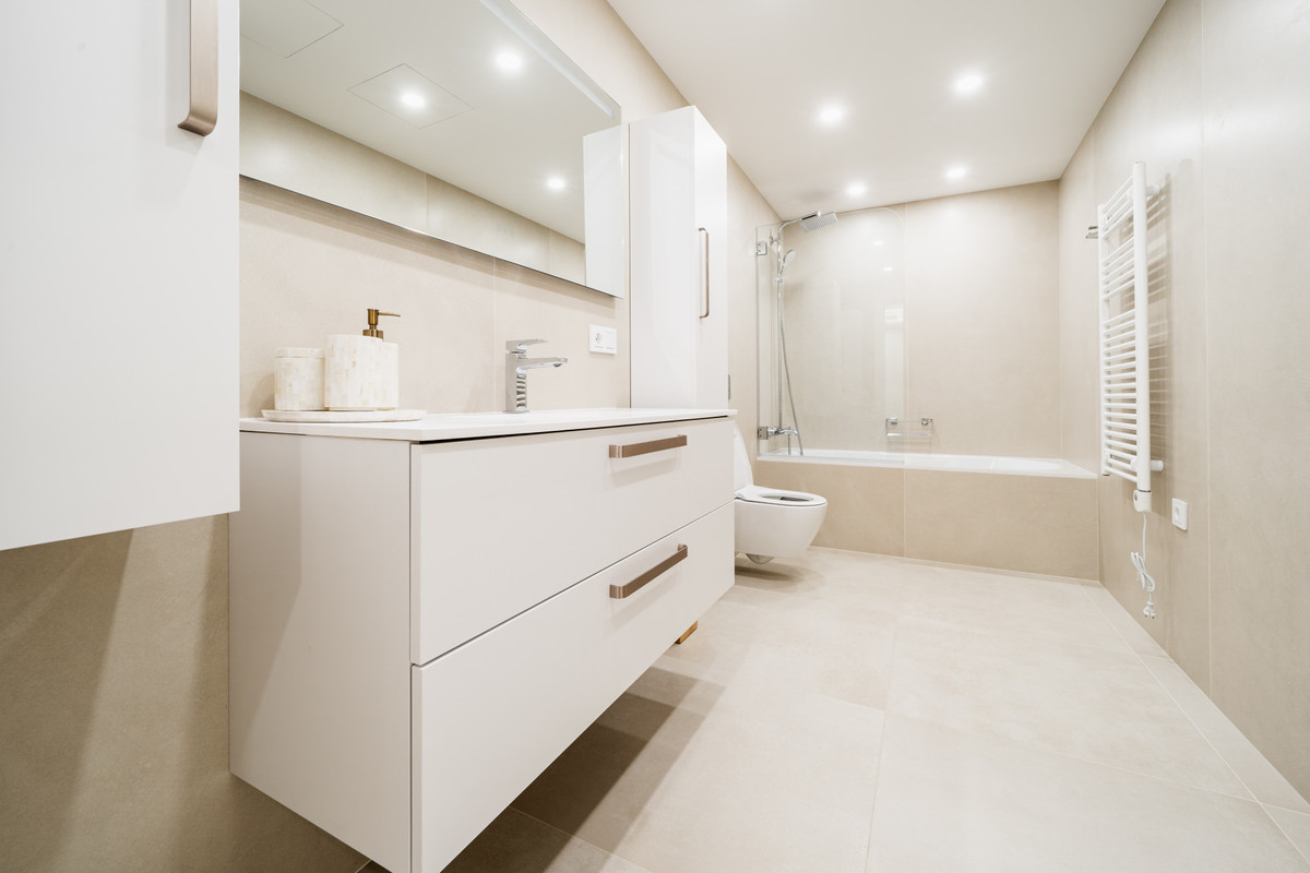 7 Bed Apartment for sale in Aloha Costa Del Sol, Málaga, Spain