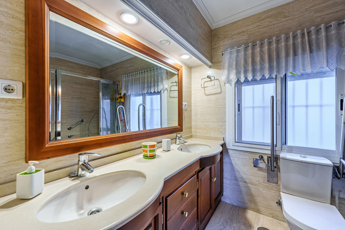 5 Bed Apartment for sale in Málaga Centro Costa Del Sol, Málaga, Spain