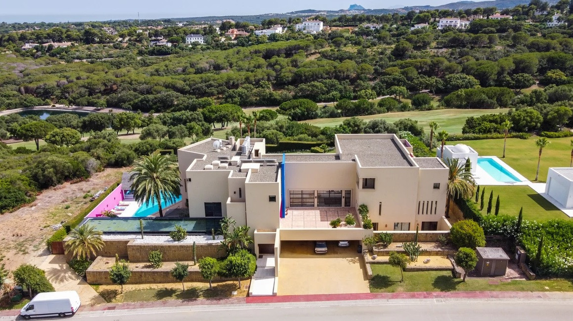 Se vende Villa - Chalet de 6 dormitorios en Costa Del Sol, Cadiz, España