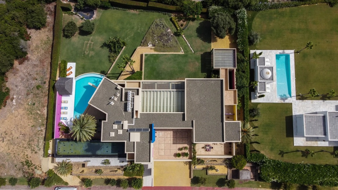 Se vende Villa - Chalet de 6 dormitorios en Costa Del Sol, Cadiz, España