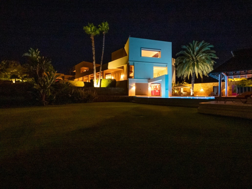 Se vende Villa - Chalet de 6 dormitorios en Costa Del Sol, Cadiz, España