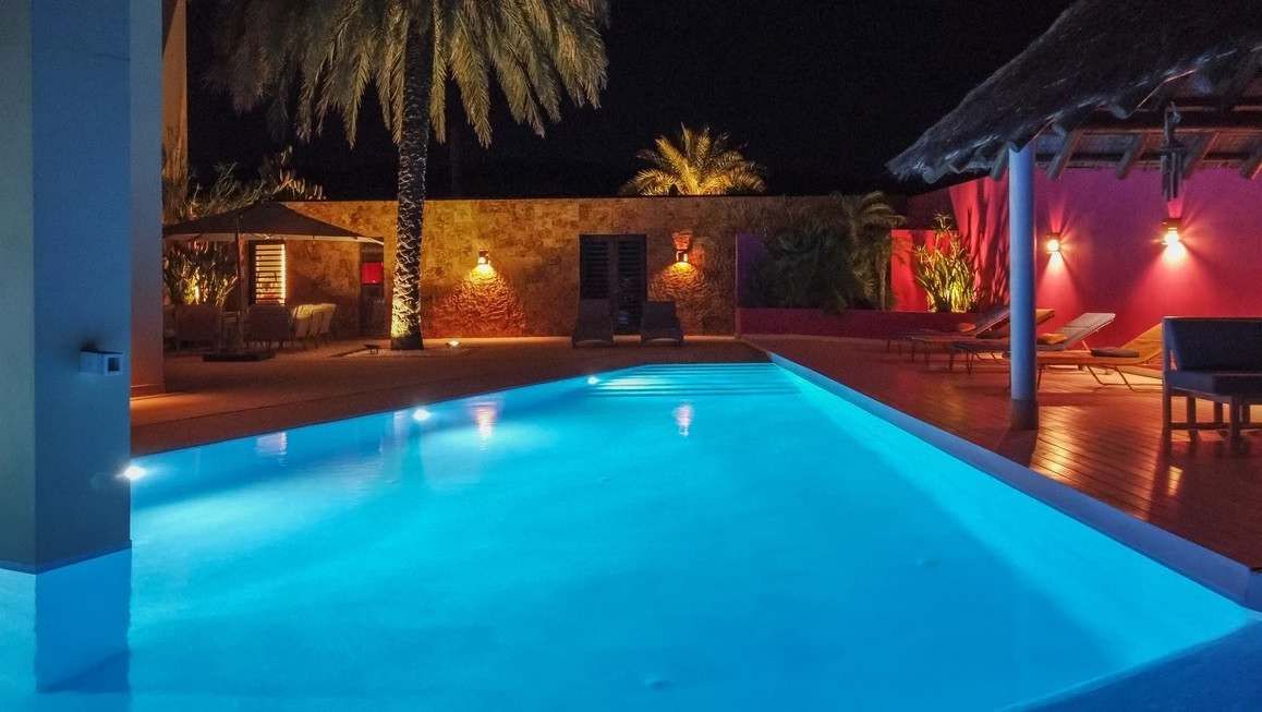 Se vende Villa - Chalet de 6 dormitorios en Costa Del Sol, Cadiz, España