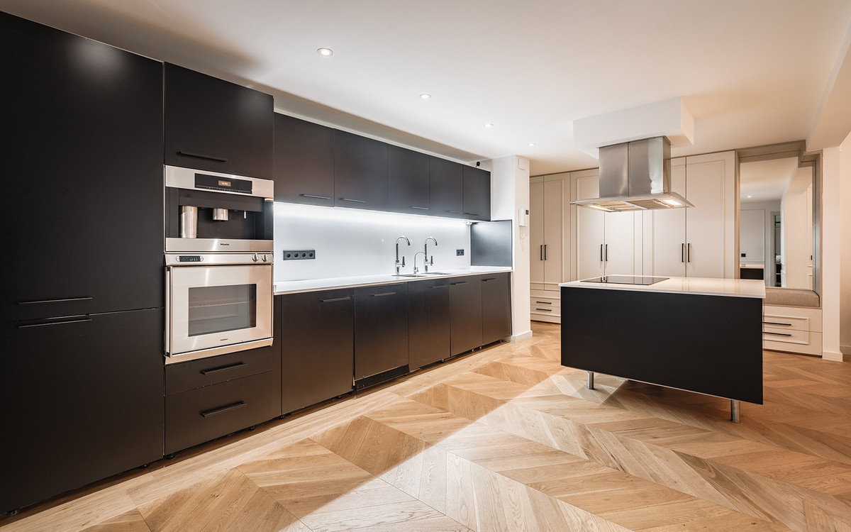3 Bed Apartment for sale in Benahavís Costa Del Sol, Málaga, Spain