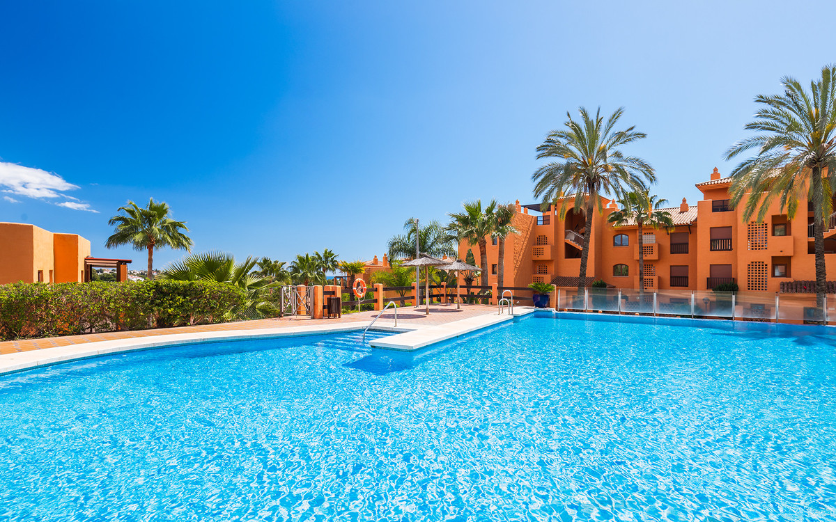 3 Bed Apartment for sale in Benahavís Costa Del Sol, Málaga, Spain