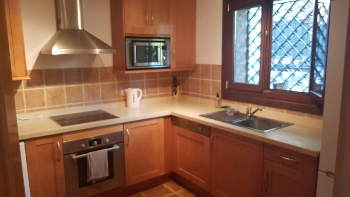 4 Bed Townhouse for sale in El Paraiso Costa Del Sol, Málaga, Spain