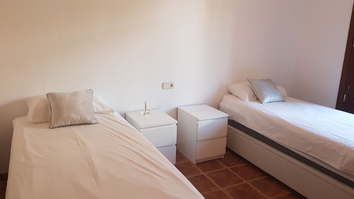 4 Bed Townhouse for sale in El Paraiso Costa Del Sol, Málaga, Spain
