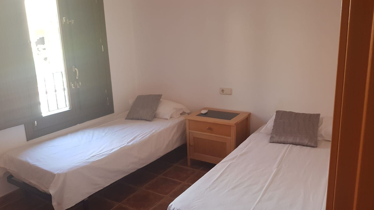 4 Bed Townhouse for sale in El Paraiso Costa Del Sol, Málaga, Spain
