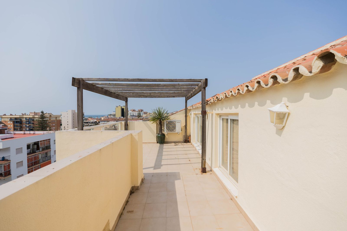 5 Bed Apartment for sale in Fuengirola Costa Del Sol, Málaga, Spain