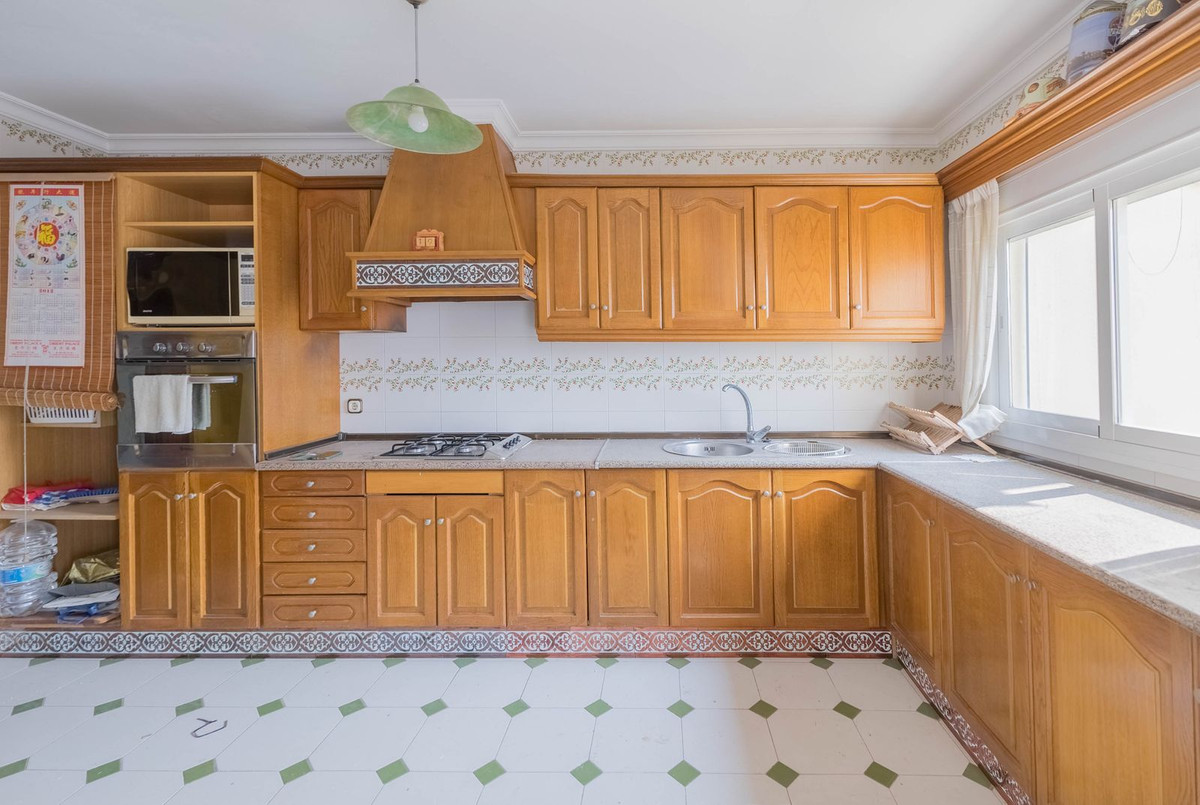 5 Bed Apartment for sale in Fuengirola Costa Del Sol, Málaga, Spain
