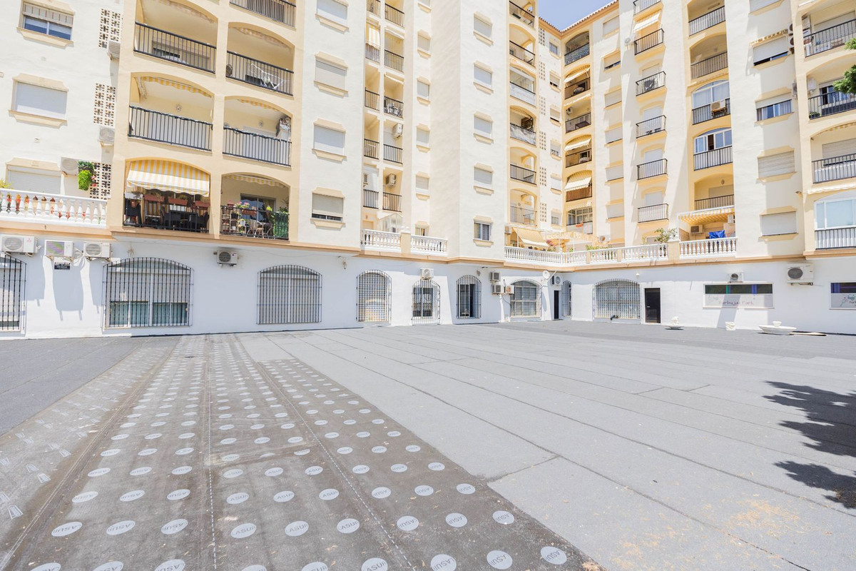 5 Bed Apartment for sale in Fuengirola Costa Del Sol, Málaga, Spain