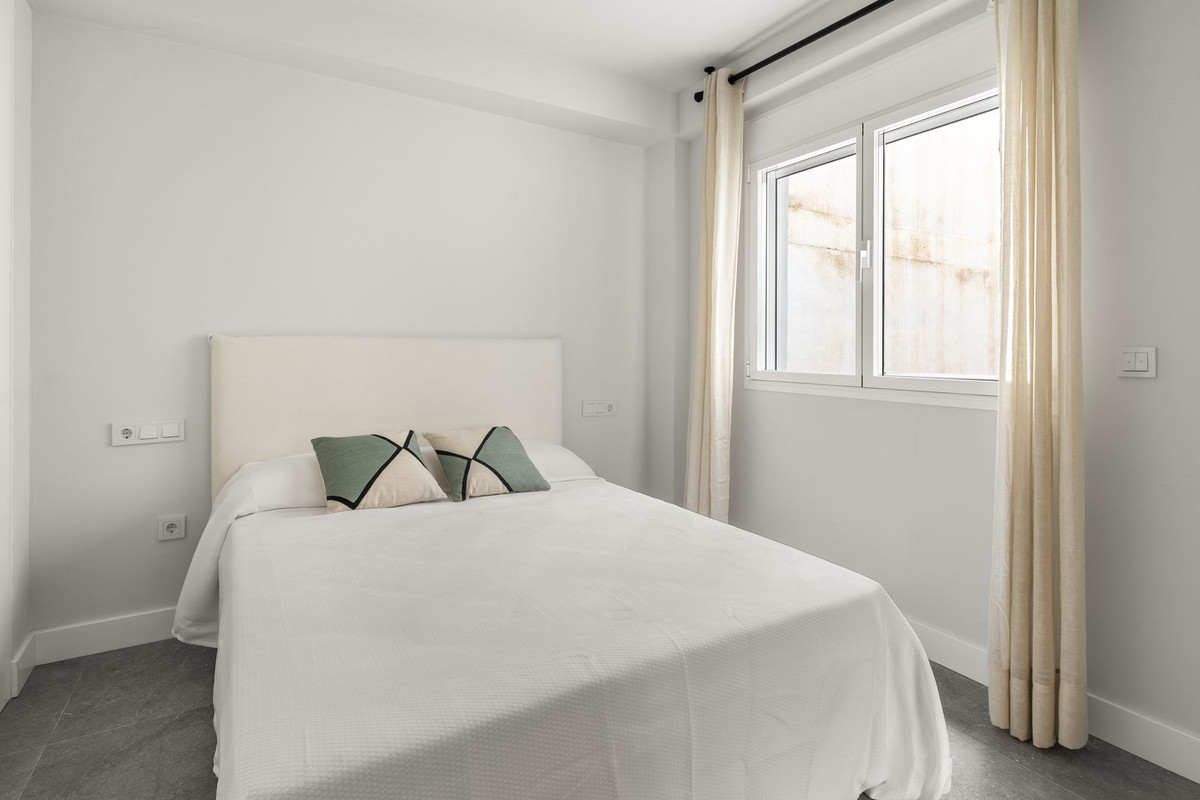 3 Bed Apartment for sale in Centro Histórico Málaga Ciudad, Málaga, Spain