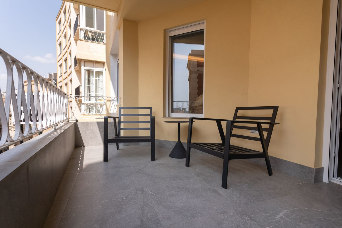 3 Bed Apartment for sale in Centro Histórico Málaga Ciudad, Málaga, Spain