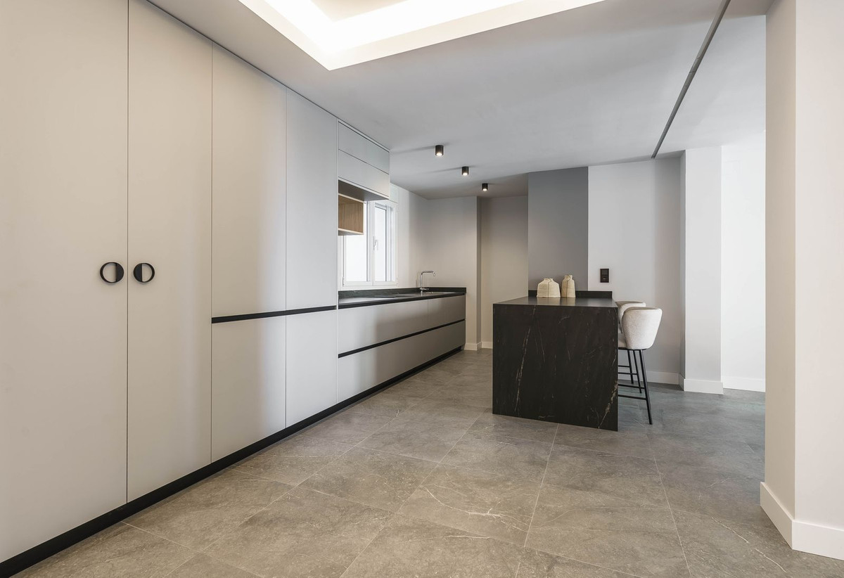3 Bed Apartment for sale in Centro Histórico Málaga Ciudad, Málaga, Spain