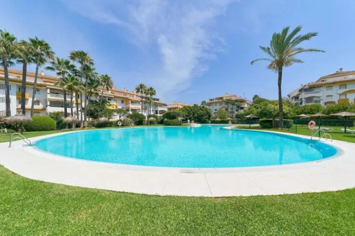 3 Bed Apartment for sale in Marbella Costa Del Sol, Málaga, Spain