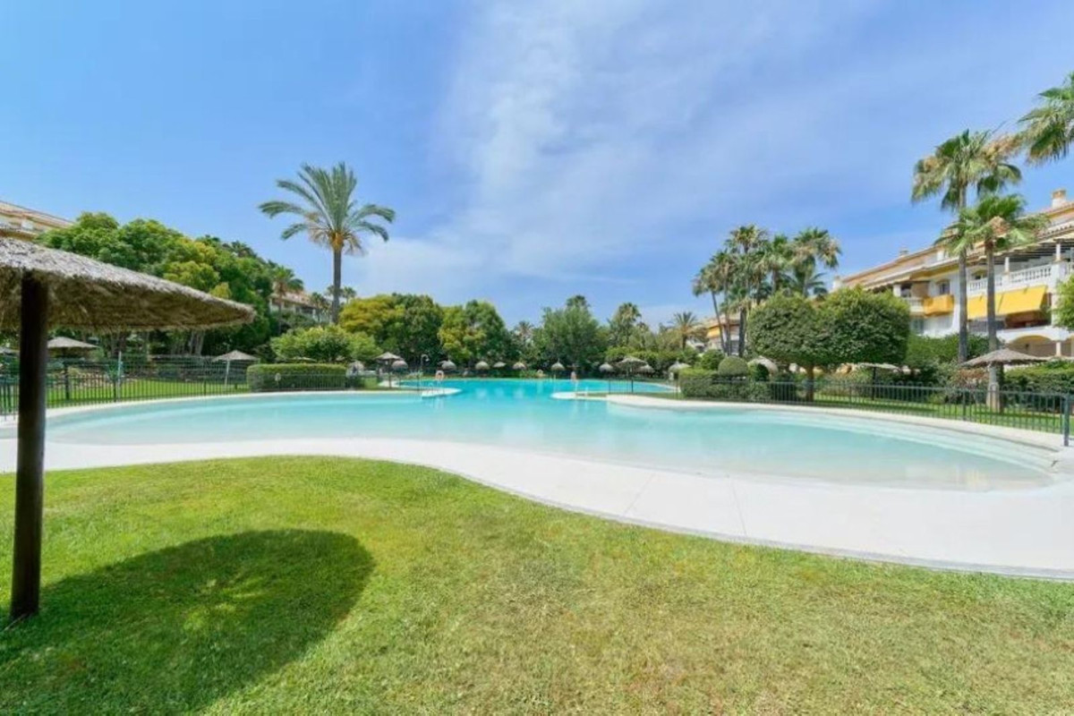 3 Bed Apartment for sale in Marbella Costa Del Sol, Málaga, Spain