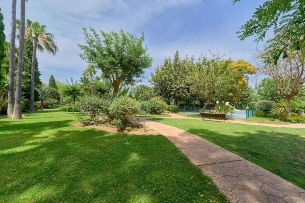 3 Bed Apartment for sale in Marbella Costa Del Sol, Málaga, Spain