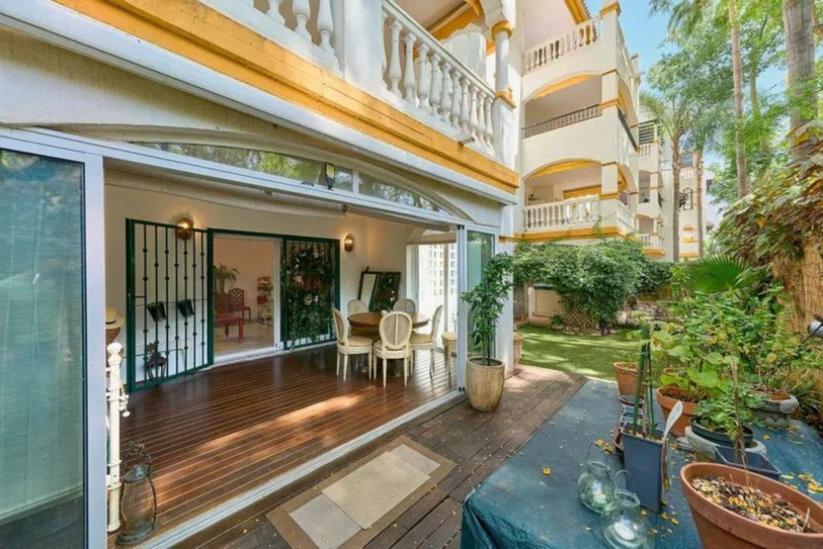 3 Bed Apartment for sale in Marbella Costa Del Sol, Málaga, Spain