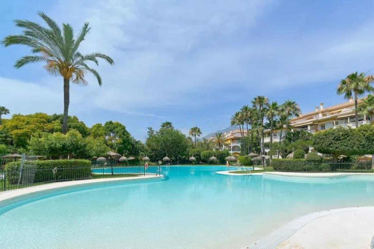 3 Bed Apartment for sale in Marbella Costa Del Sol, Málaga, Spain