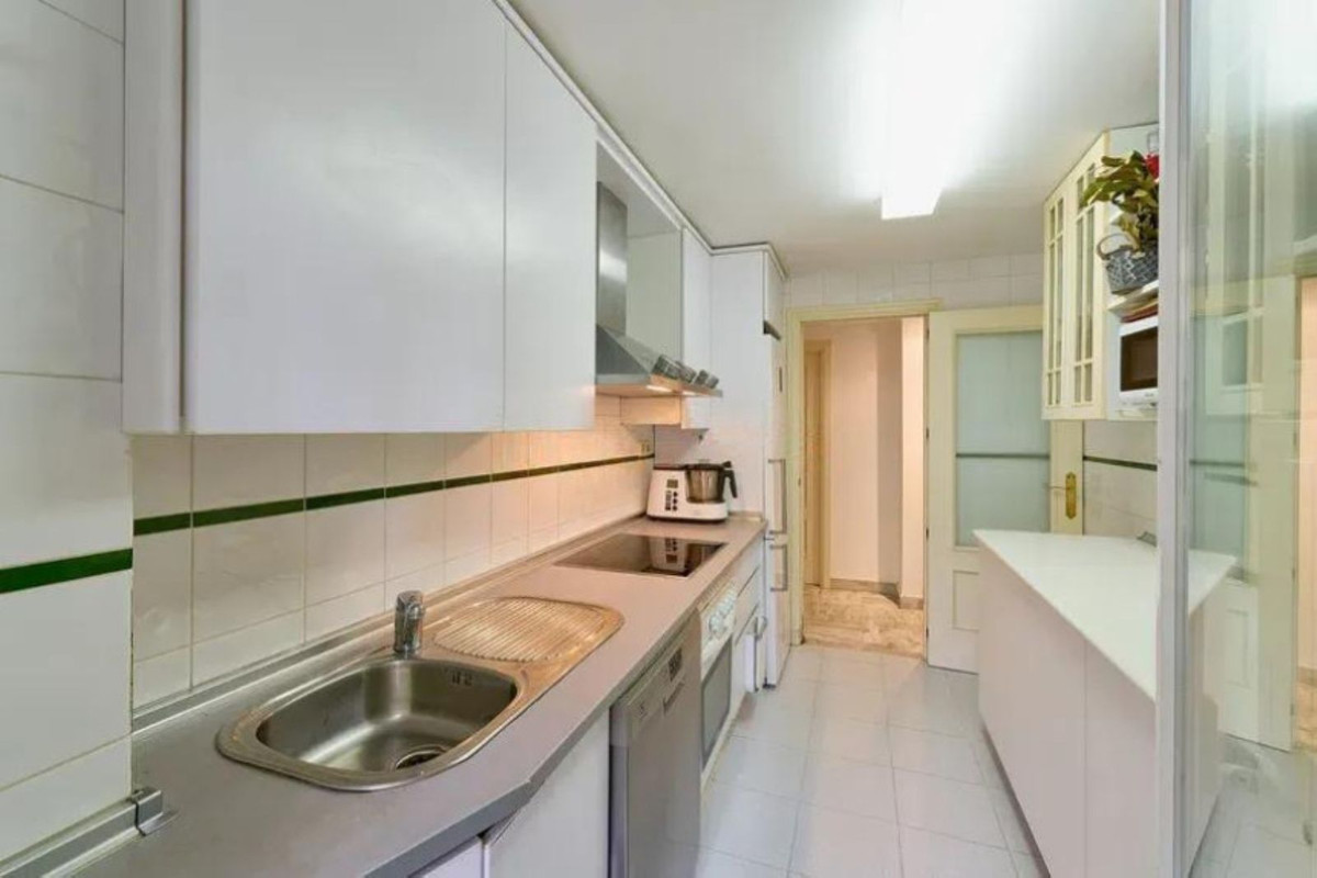 3 Bed Apartment for sale in Marbella Costa Del Sol, Málaga, Spain
