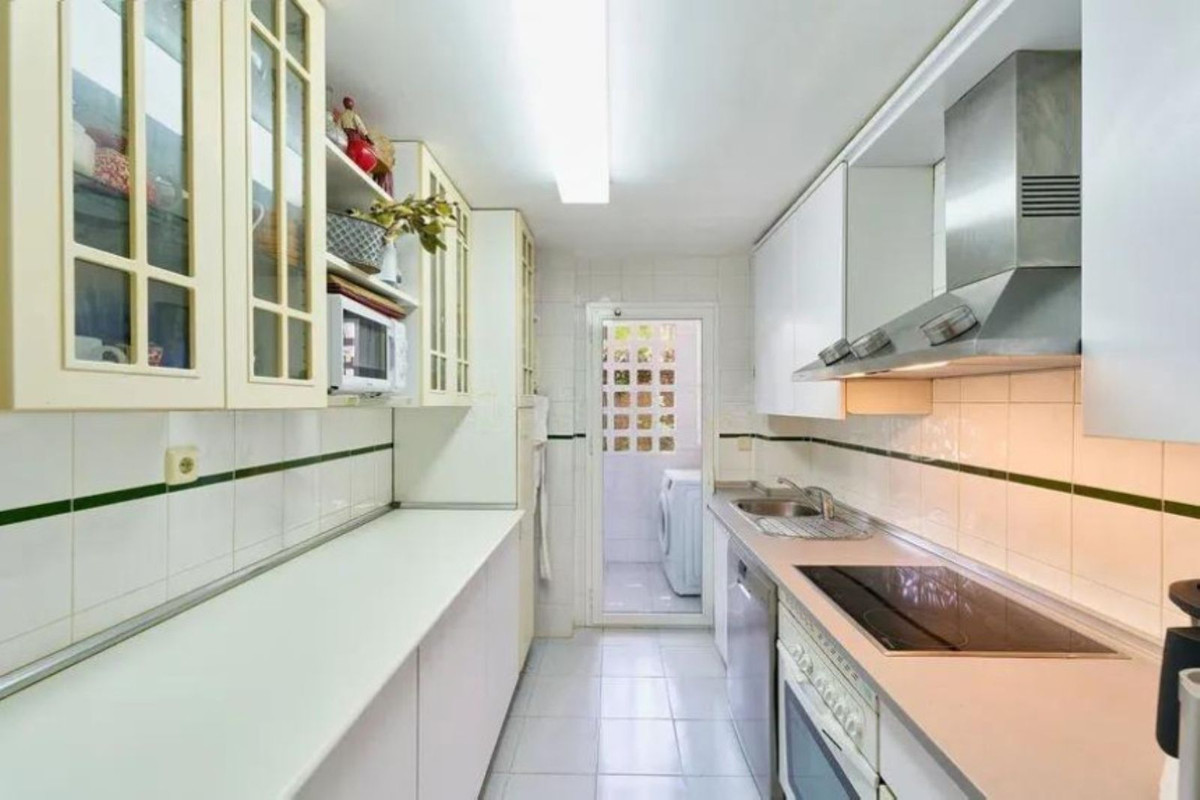 3 Bed Apartment for sale in Marbella Costa Del Sol, Málaga, Spain