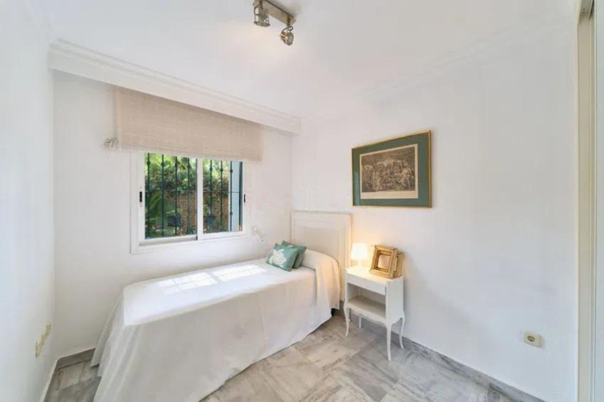 3 Bed Apartment for sale in Marbella Costa Del Sol, Málaga, Spain