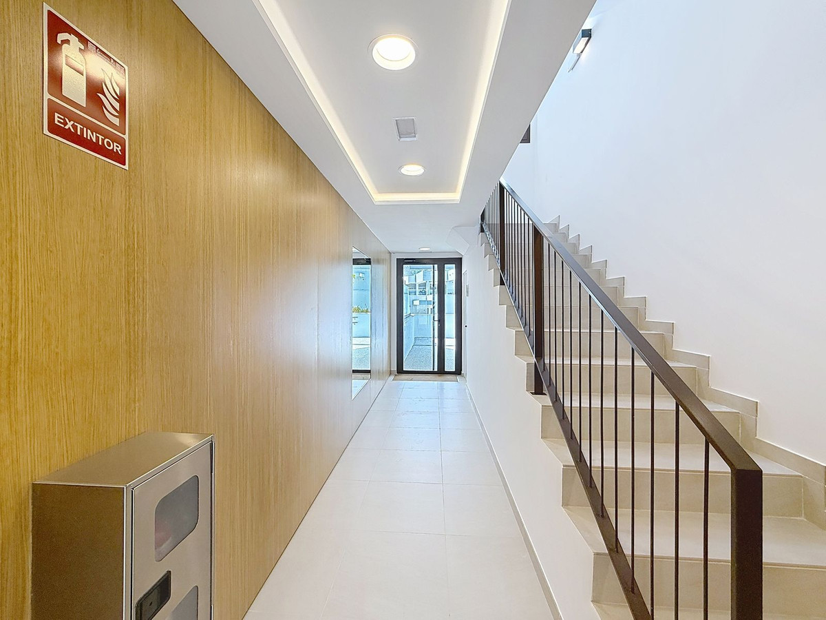 4 Bed Apartment for sale in Estepona Costa Del Sol, Málaga, Spain