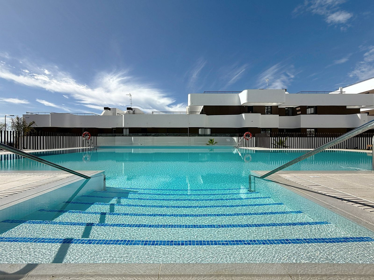 4 Bed Apartment for sale in Estepona Costa Del Sol, Málaga, Spain