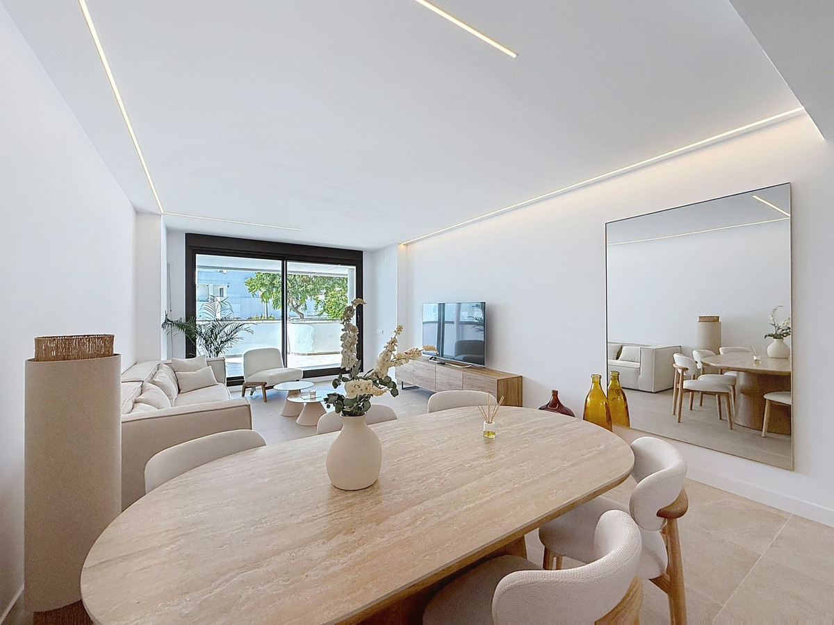 4 Bed Apartment for sale in Estepona Costa Del Sol, Málaga, Spain