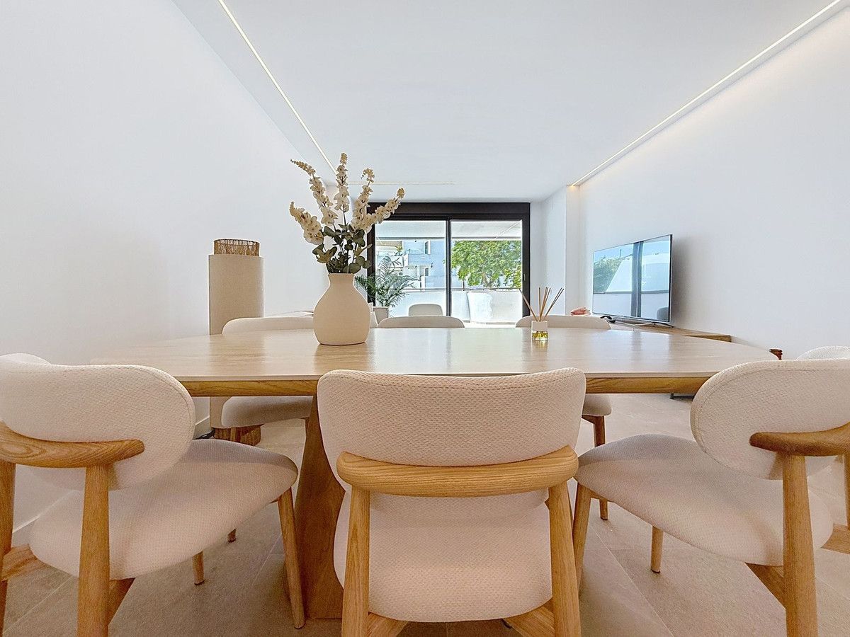 4 Bed Apartment for sale in Estepona Costa Del Sol, Málaga, Spain