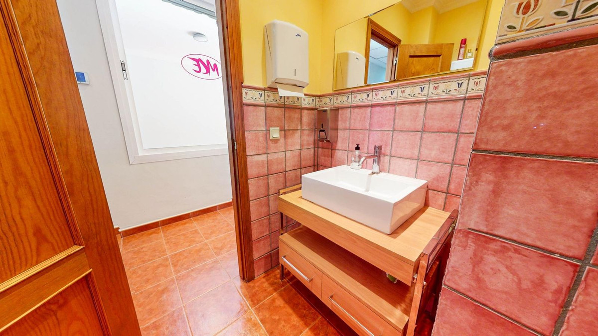 Se vende Local comercial  en Costa Del Sol, Málaga, España