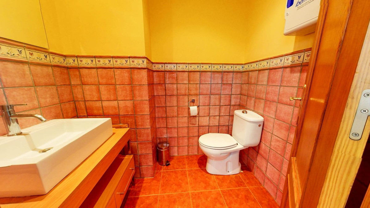 Se vende Local comercial  en Costa Del Sol, Málaga, España
