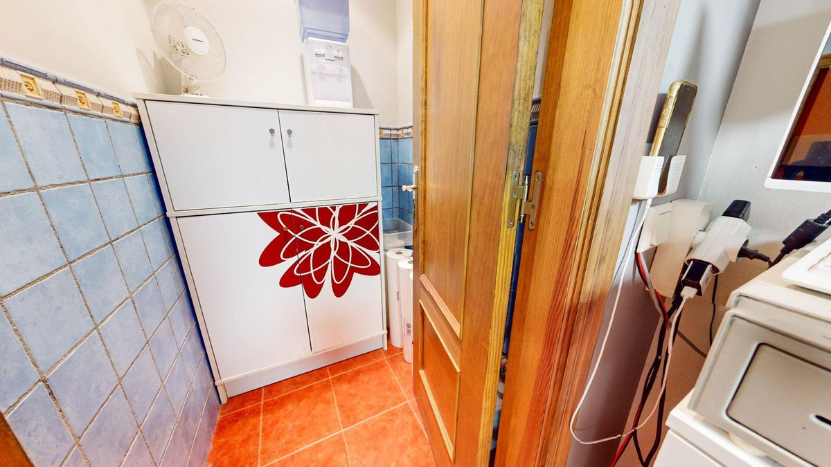 Se vende Local comercial  en Costa Del Sol, Málaga, España