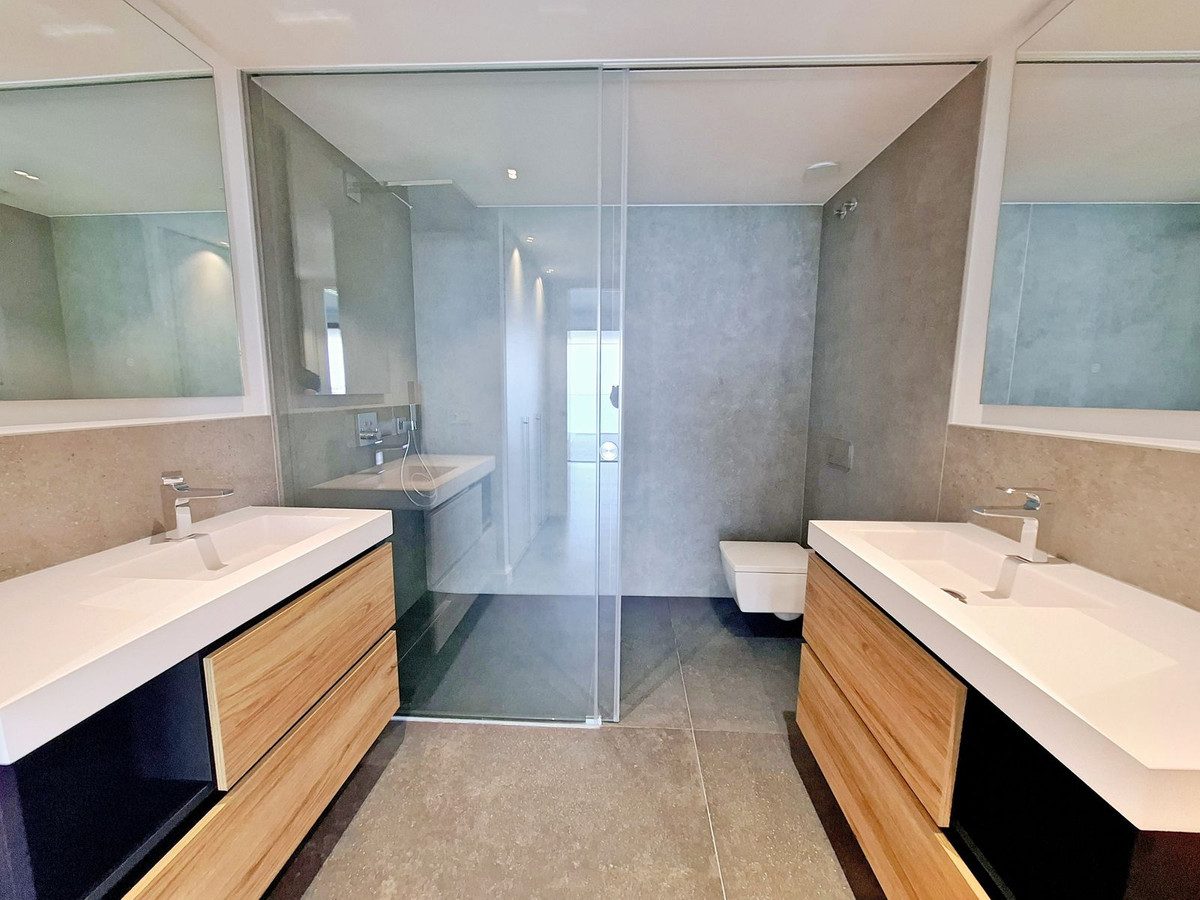 Se vende Apartamento Planta Media de 2 dormitorios en Costa Del Sol, Málaga, España