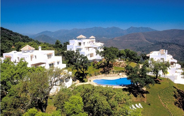 2 Bed Apartment for sale in La Mairena Costa Del Sol, Málaga, Spain