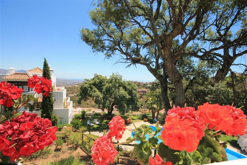 2 Bed Apartment for sale in La Mairena Costa Del Sol, Málaga, Spain