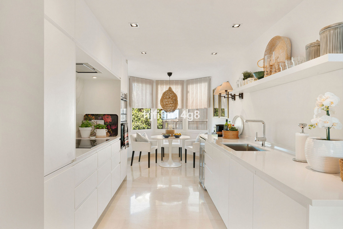 3 Bed Apartment for sale in Nueva Andalucía Costa Del Sol, Málaga, Spain