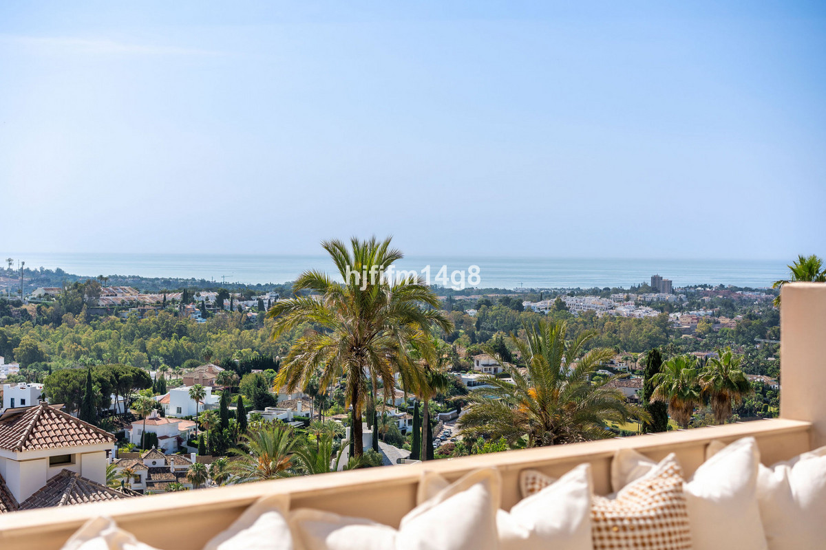 3 Bed Apartment for sale in Nueva Andalucía Costa Del Sol, Málaga, Spain