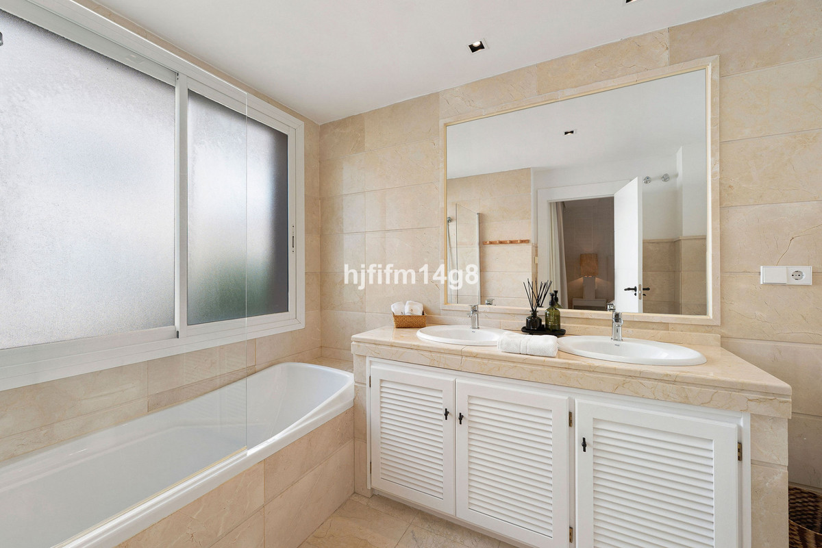 3 Bed Apartment for sale in Nueva Andalucía Costa Del Sol, Málaga, Spain